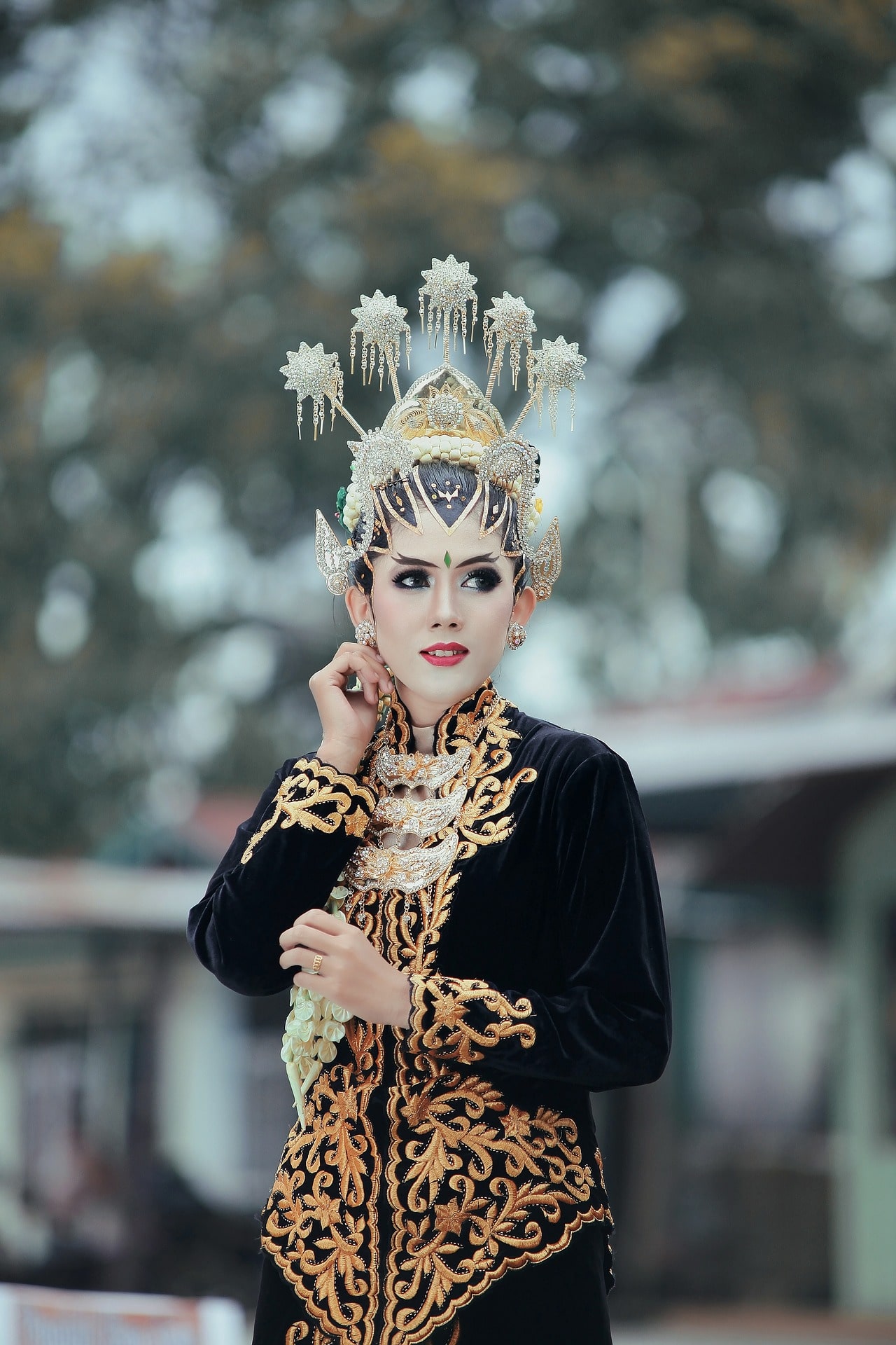 Pakaian Adat